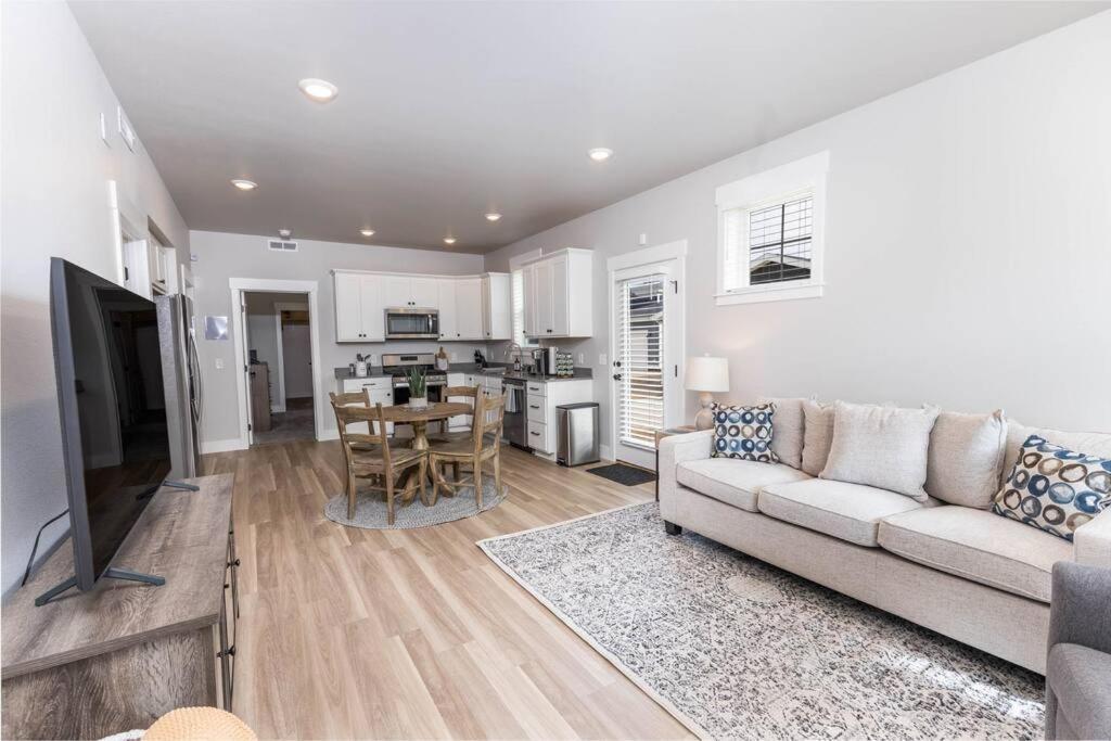 Charming 3-Bedroom In Vibrant New Neighborhood 빌링스 외부 사진