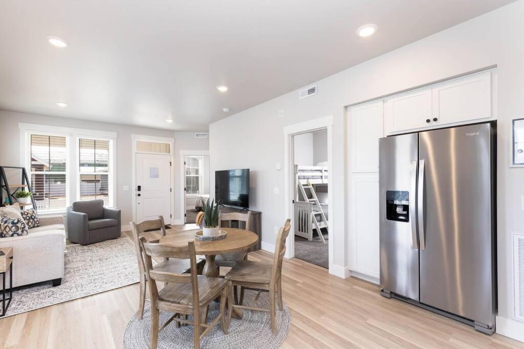 Charming 3-Bedroom In Vibrant New Neighborhood 빌링스 외부 사진